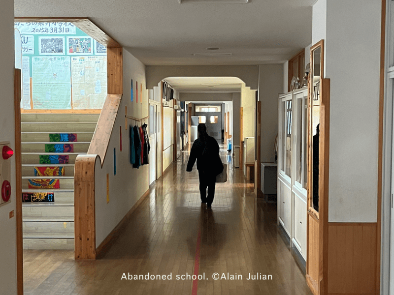 De Groene: ‘Een gemeenschap van kluizenaren’